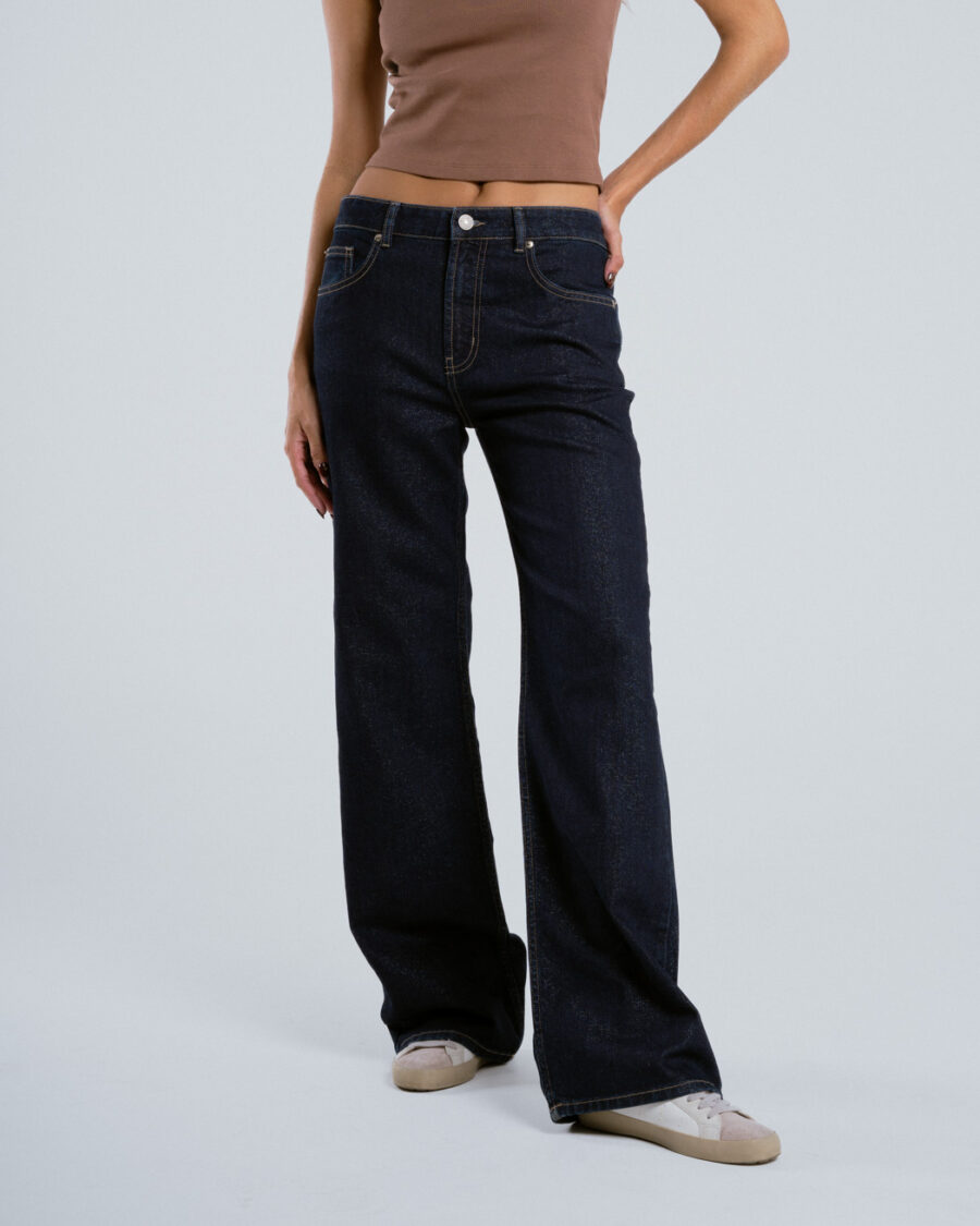 LOW-RISE RAW JEAN WITH METALLIC THREAD - Image 6