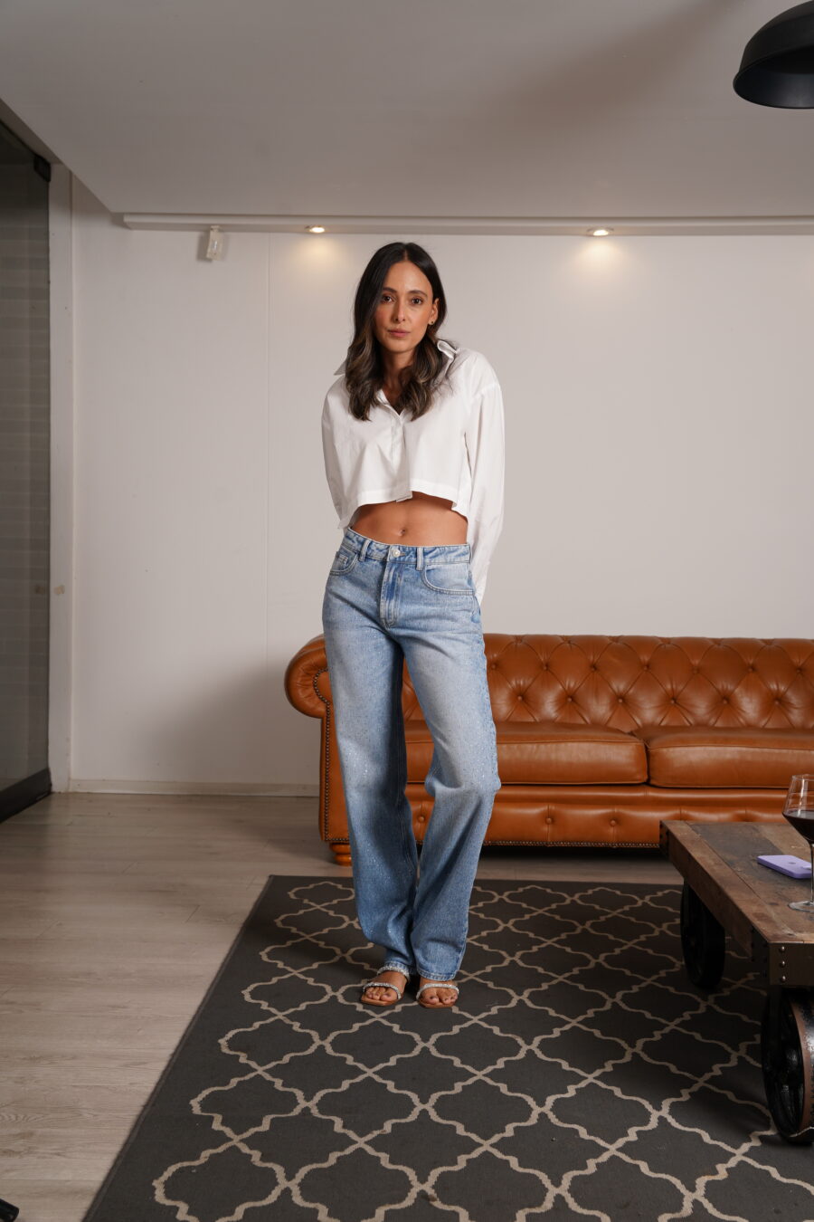 STRAIGHT MID-RISE JEANS WITH FRONT RHINESTONE - Image 6