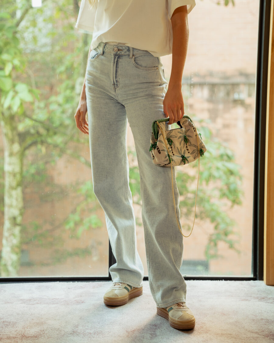 TEXTURED CONTRAST STRAIGHT JEAN