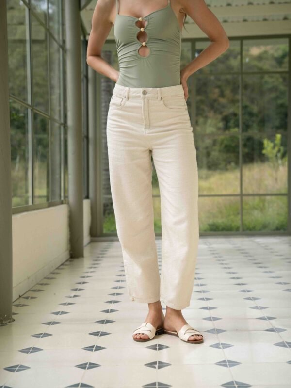 TEXTURED CREAM STRAIGHT JEAN