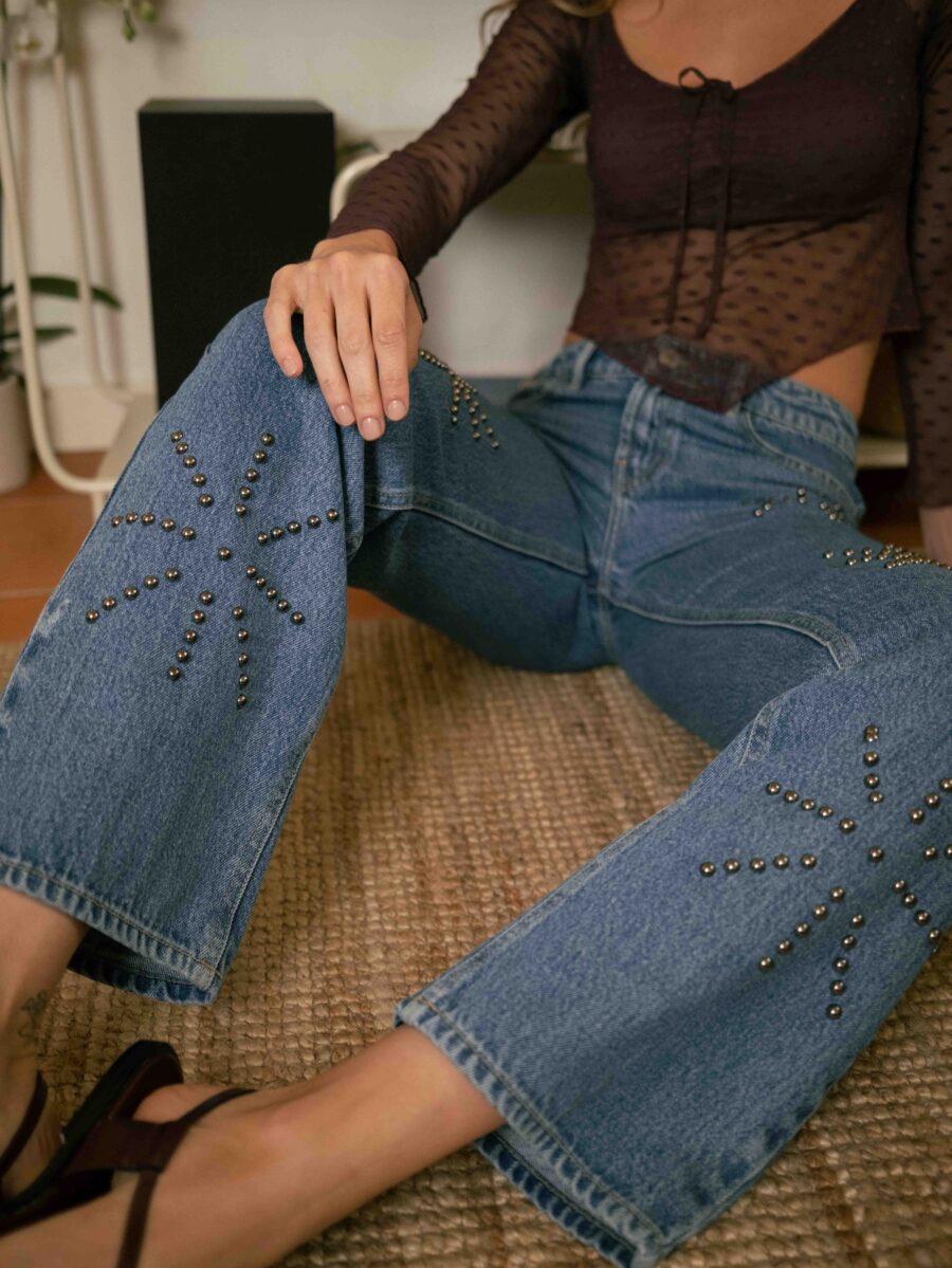 STRAIGHT JEAN WITH RHINESTONE STARBURST DETAIL